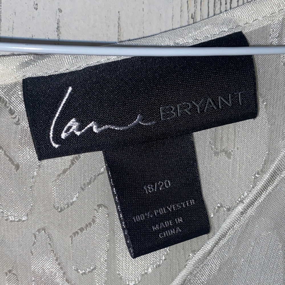 Lane Bryant Cream/Off White Animal Print Blouse - Picture 2 of 4